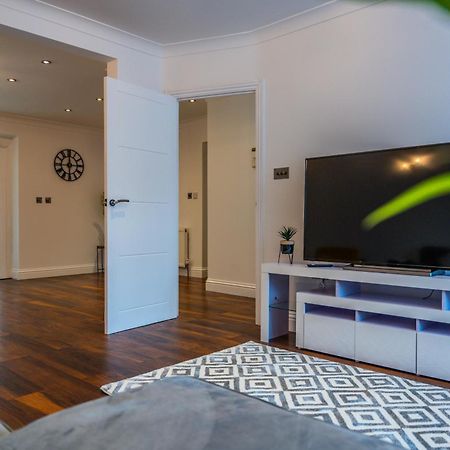 Modern Spacious 4 Bed Hayes Home With Free Parking Екстериор снимка