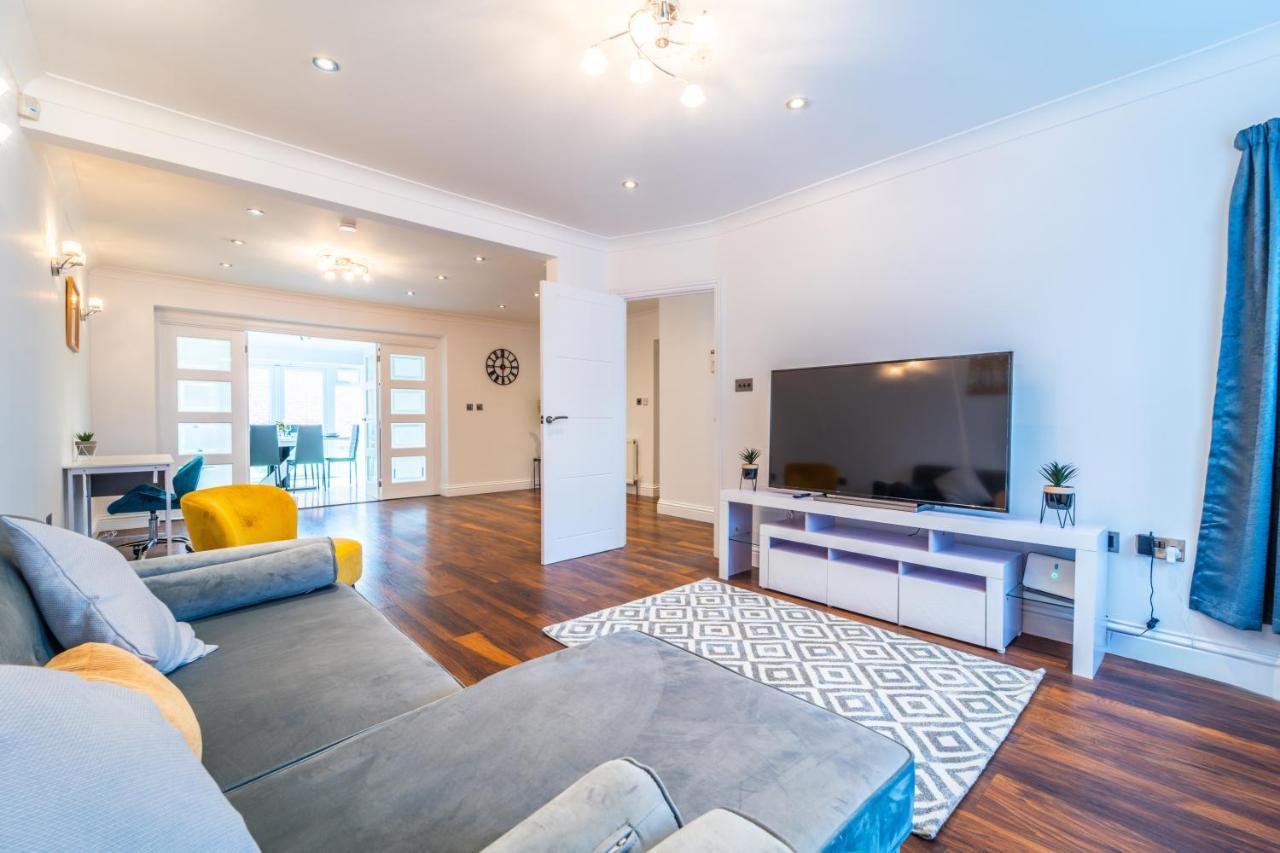 Modern Spacious 4 Bed Hayes Home With Free Parking Екстериор снимка