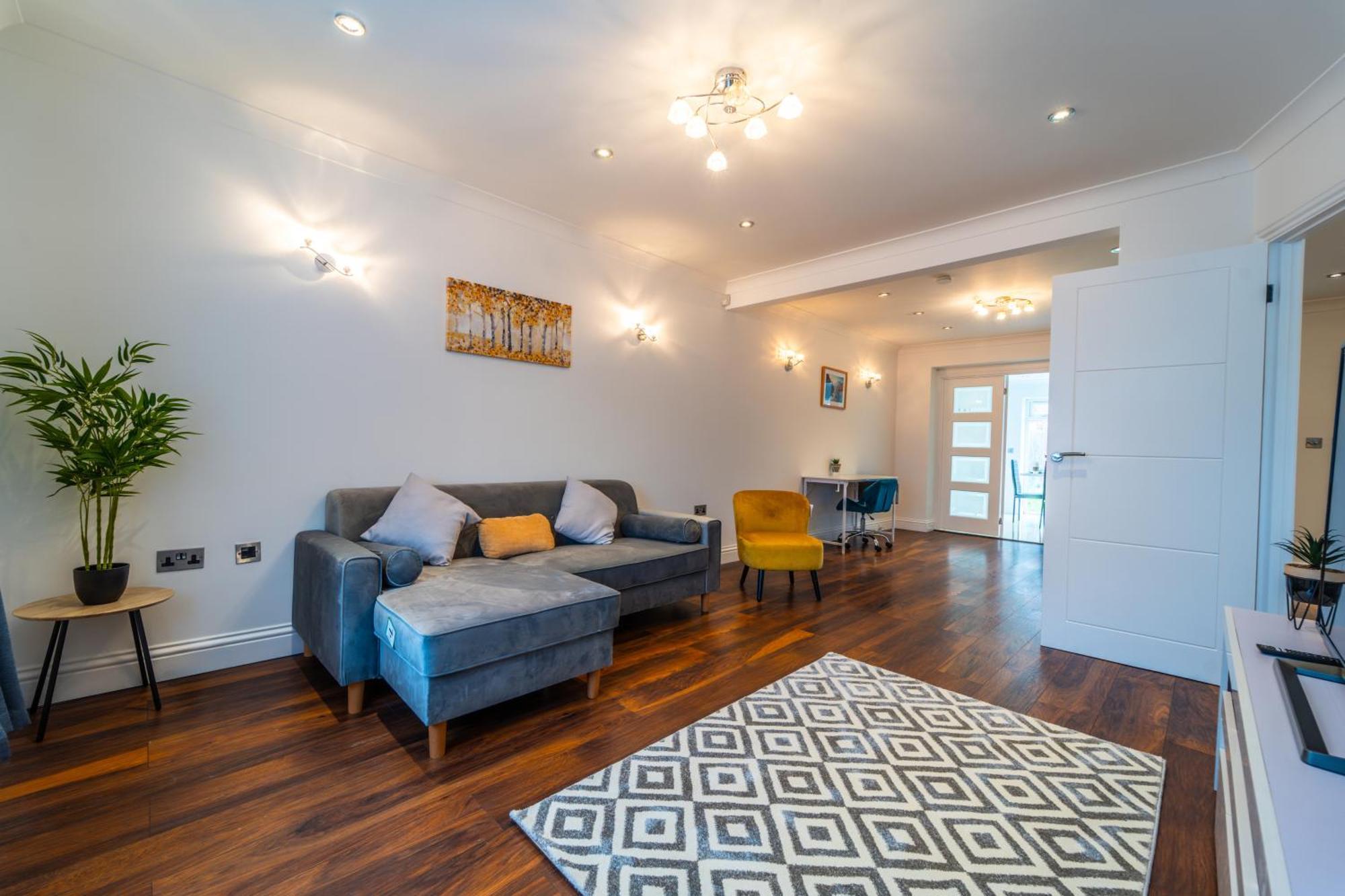 Modern Spacious 4 Bed Hayes Home With Free Parking Екстериор снимка