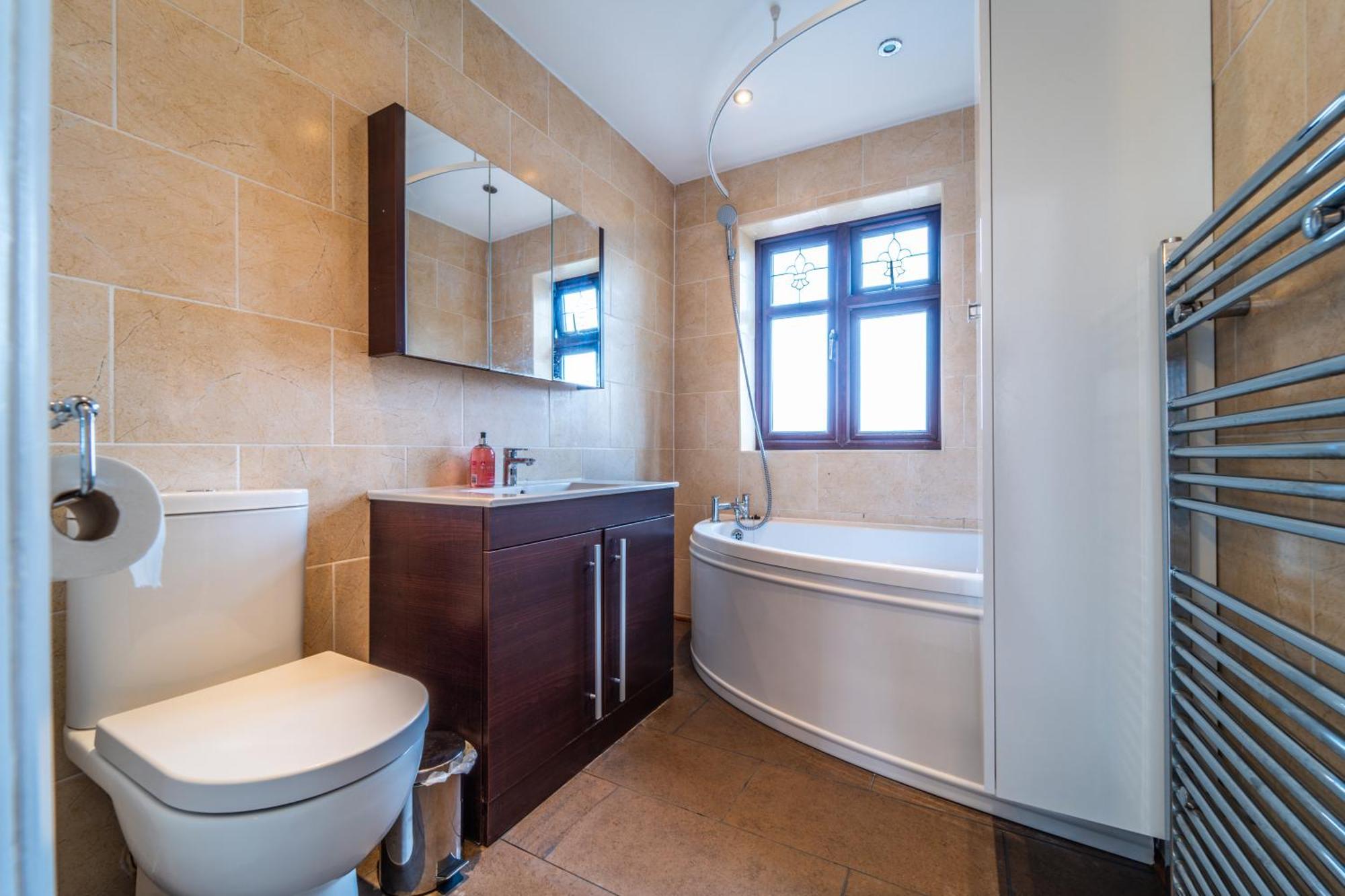 Modern Spacious 4 Bed Hayes Home With Free Parking Екстериор снимка